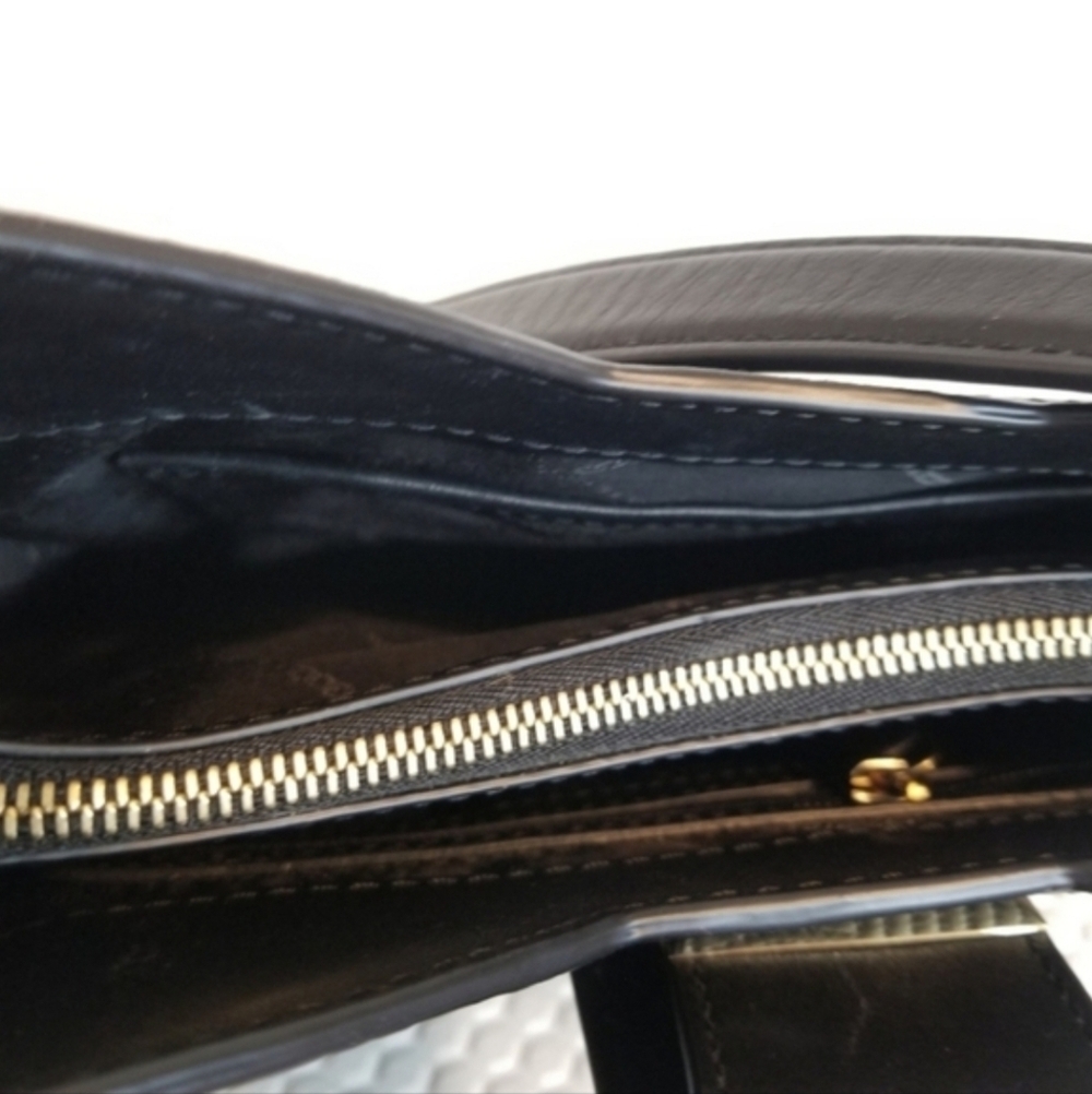 Michael Kors Black Embossed Shoulder Bag with Gold Chain - Picture 14 of 15